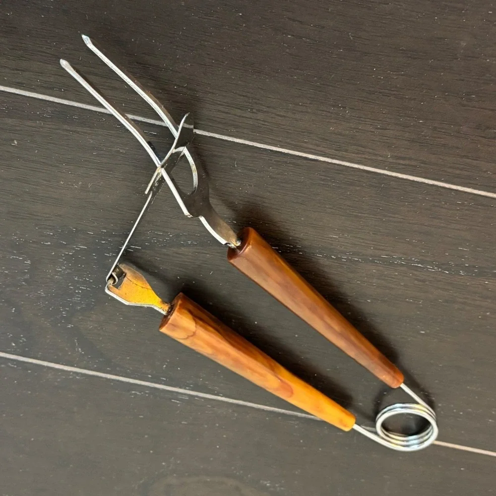 Vintage MCM Spring Action Serving Tongs |‎ Bakelite | Marbled Amber Handles | 9